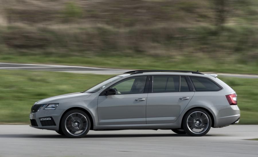  Skoda Octavia RS Combi 2017 года  (WW) (фото 37 из 48)